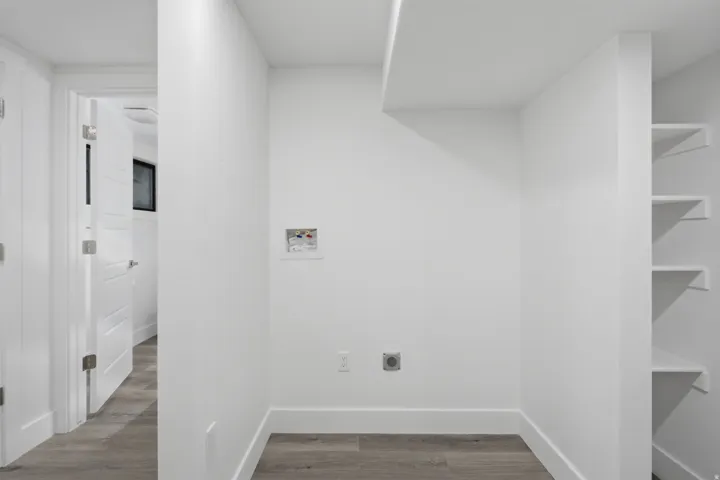 Laundry area for full-sized machines