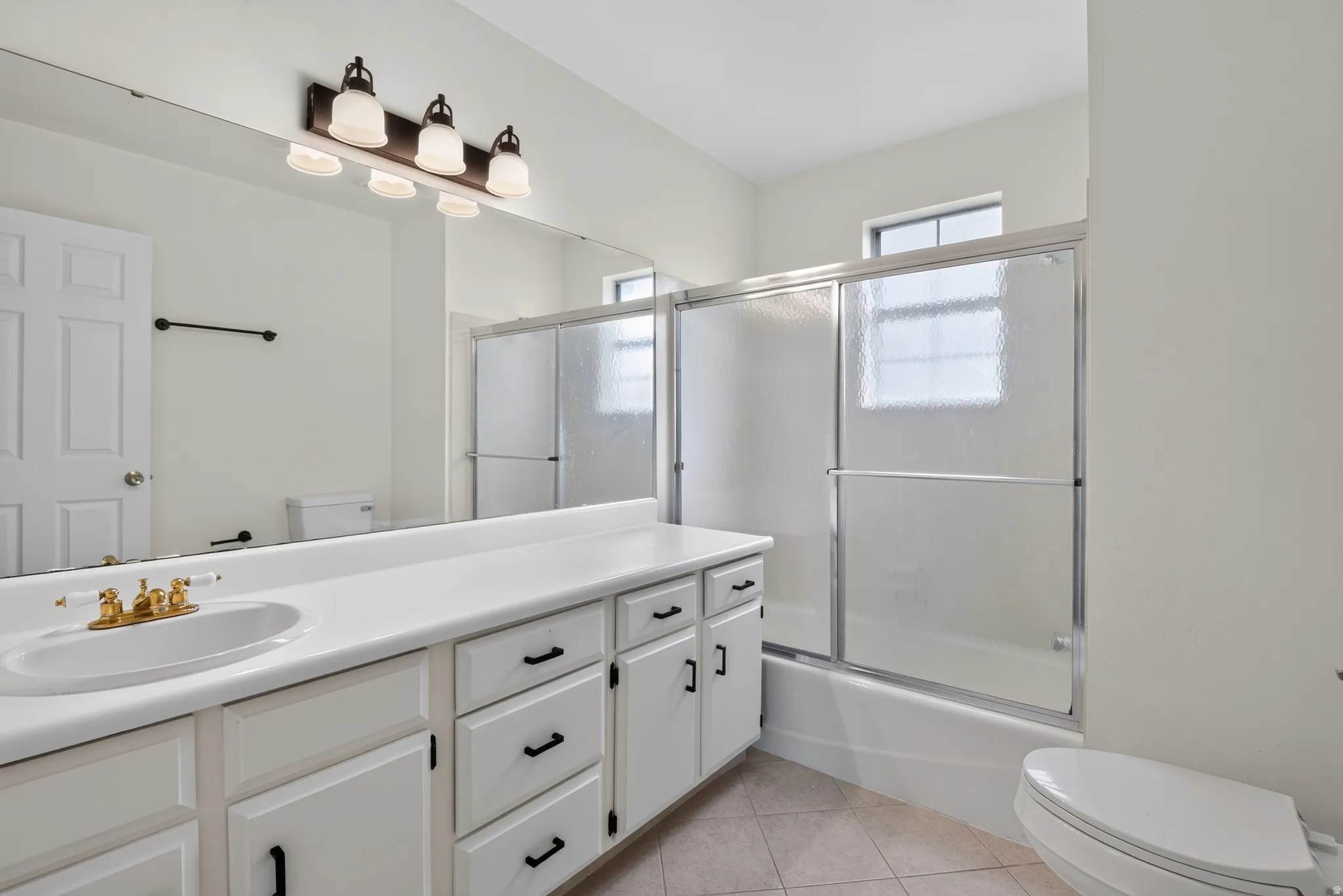 Main bathroom