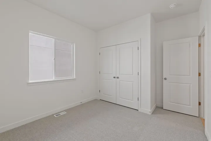 Neutral tone wall paint