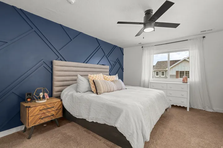 Accent wall with geometric trim