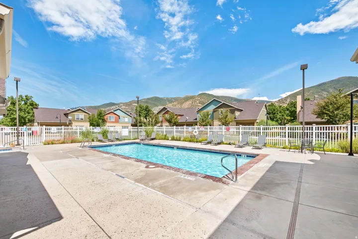 936 W Spring Creek Ln, Farmington, Utah 84025