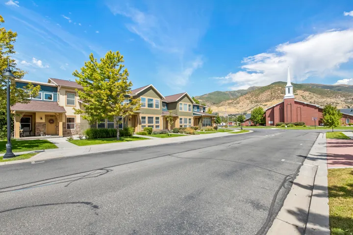 936 W Spring Creek Ln, Farmington, Utah 84025