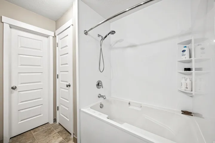 936 W Spring Creek Ln, Farmington, Utah 84025