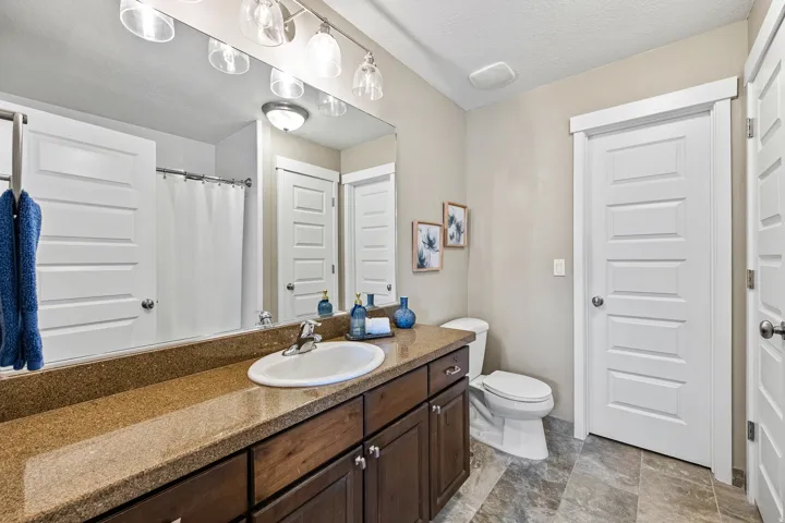 936 W Spring Creek Ln, Farmington, Utah 84025