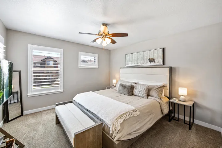 936 W Spring Creek Ln, Farmington, Utah 84025