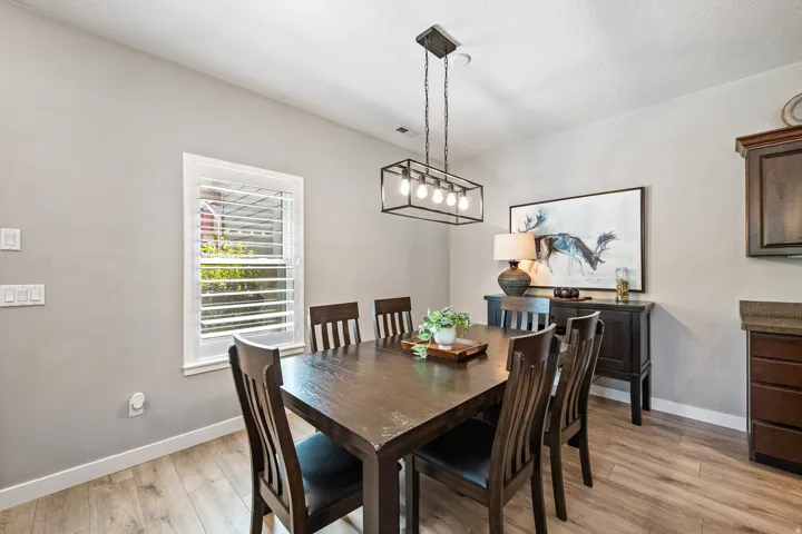 936 W Spring Creek Ln, Farmington, Utah 84025