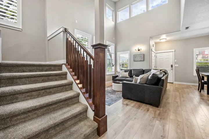 936 W Spring Creek Ln, Farmington, Utah 84025