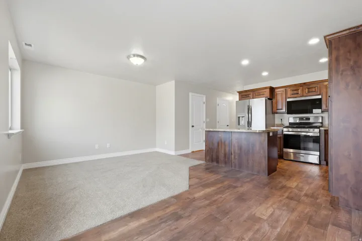 1852 E Whitetail Dr, Layton, Utah 84040
