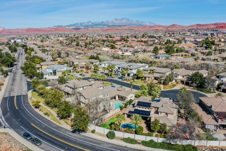 470 Country Ln #11, Santa Clara, Utah 84765