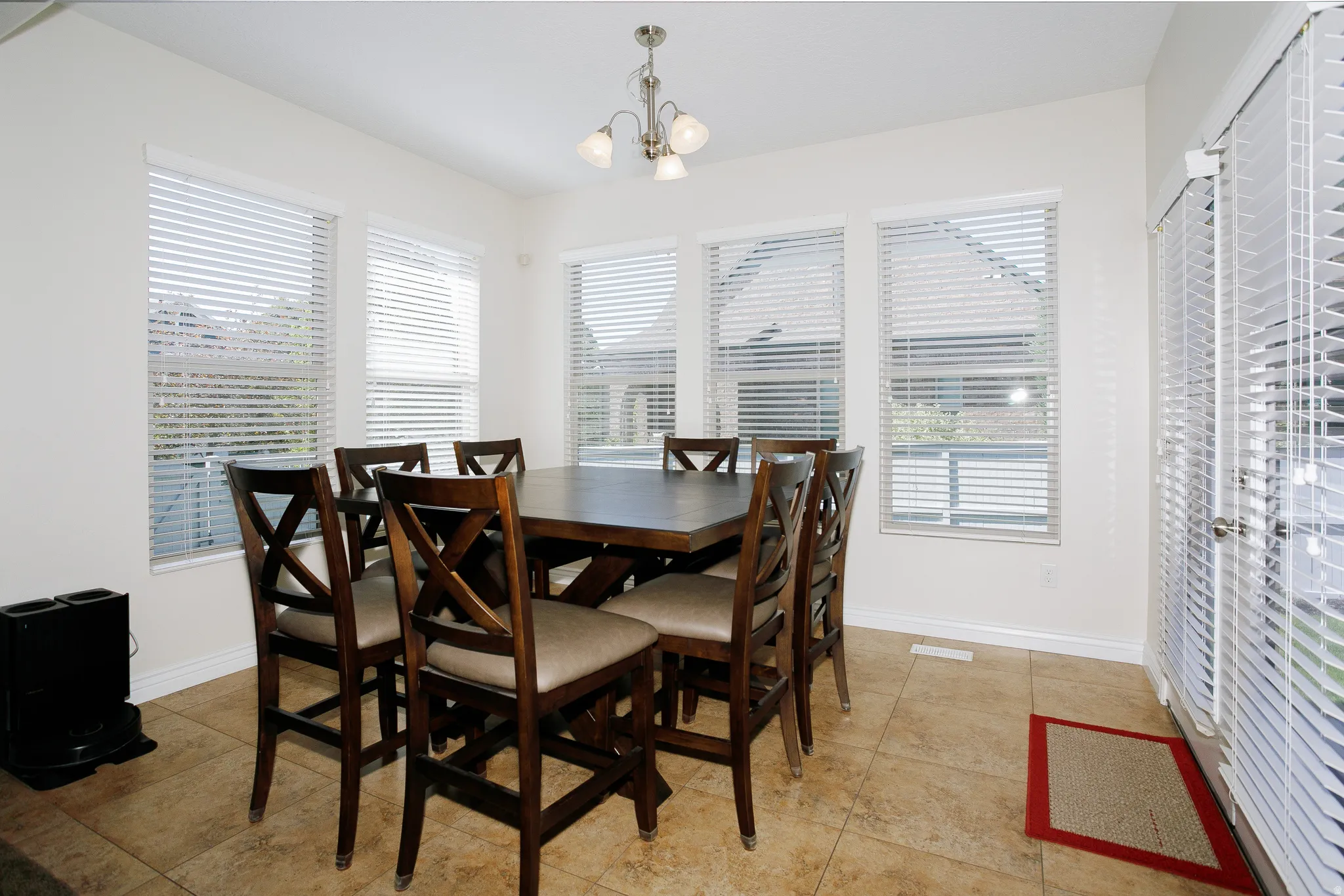 That's a really big table. This is a really big dining area.