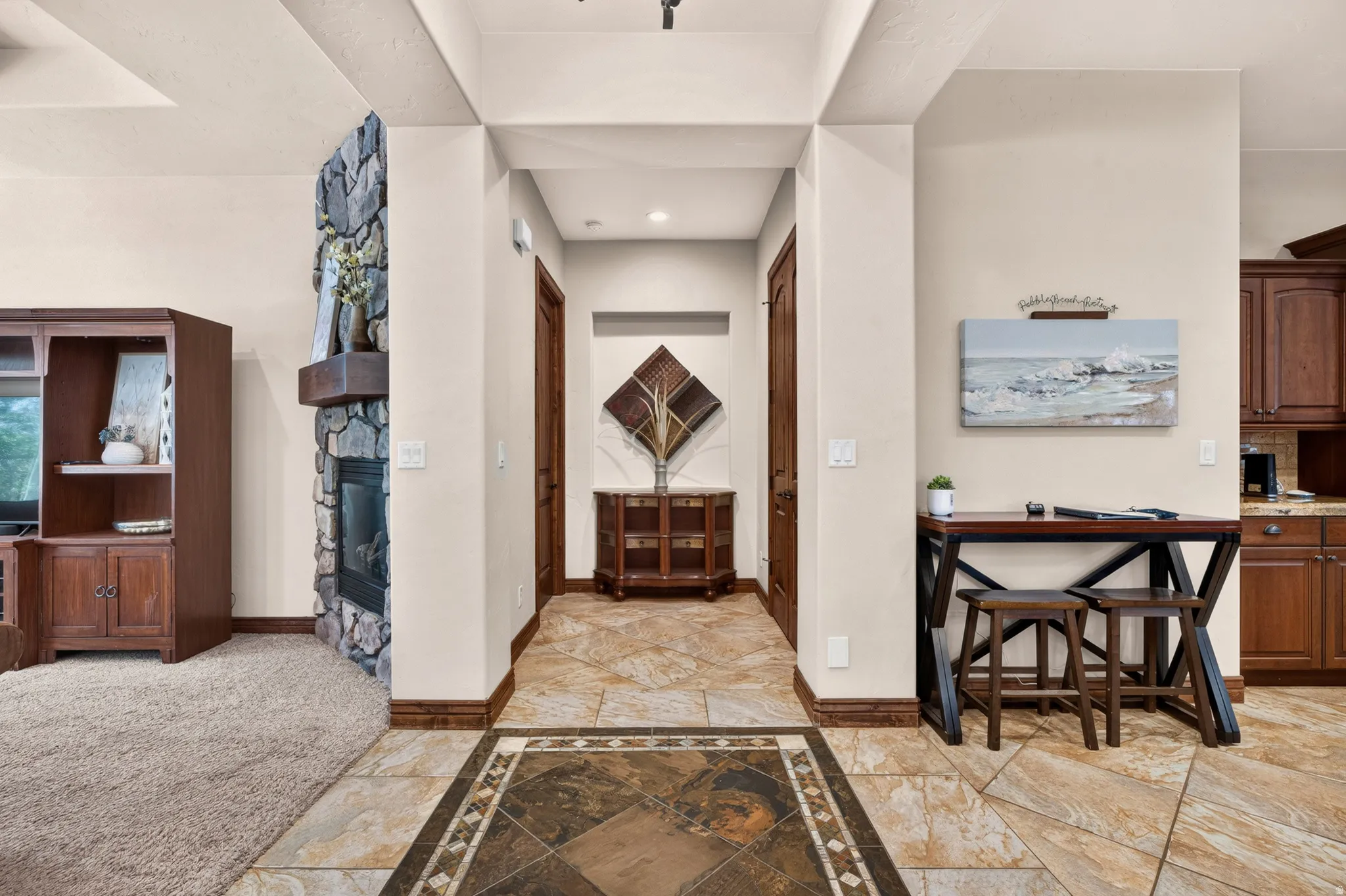 Grand entryway with stunning columns