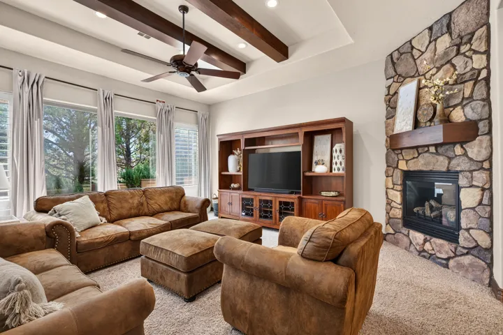 1906 N Pebble Dr, Washington, Utah 84780