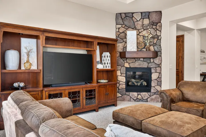 1906 N Pebble Dr, Washington, Utah 84780