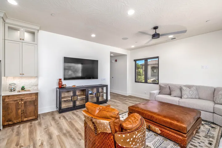 2 Bedroom & 2 Baths Private CASITA with expansive Sliding Door