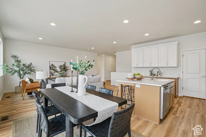 Example photo of a different finished Hanbury home. Actual home may differ/vary.