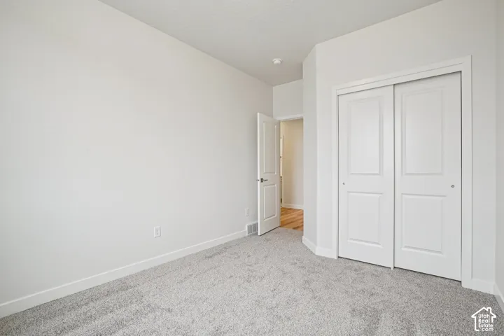 Example photo of a different finished Hanbury home. Actual home may differ/vary.