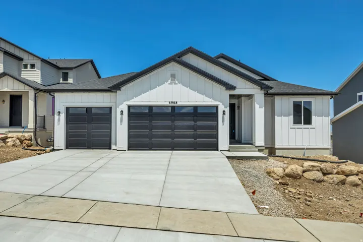 Different finished Edgewater home. Options/colors/features may differ from the actual home for sale.