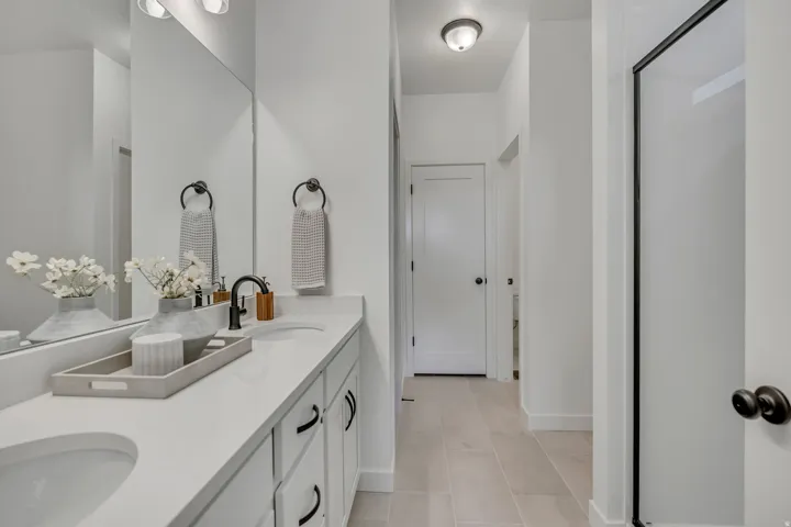 Different finished Edgewater home. Options/colors/features may differ from the actual home for sale.
