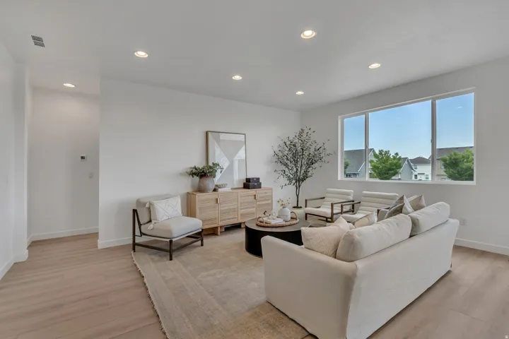 Different finished Edgewater home. Options/colors/features may differ from the actual home for sale.