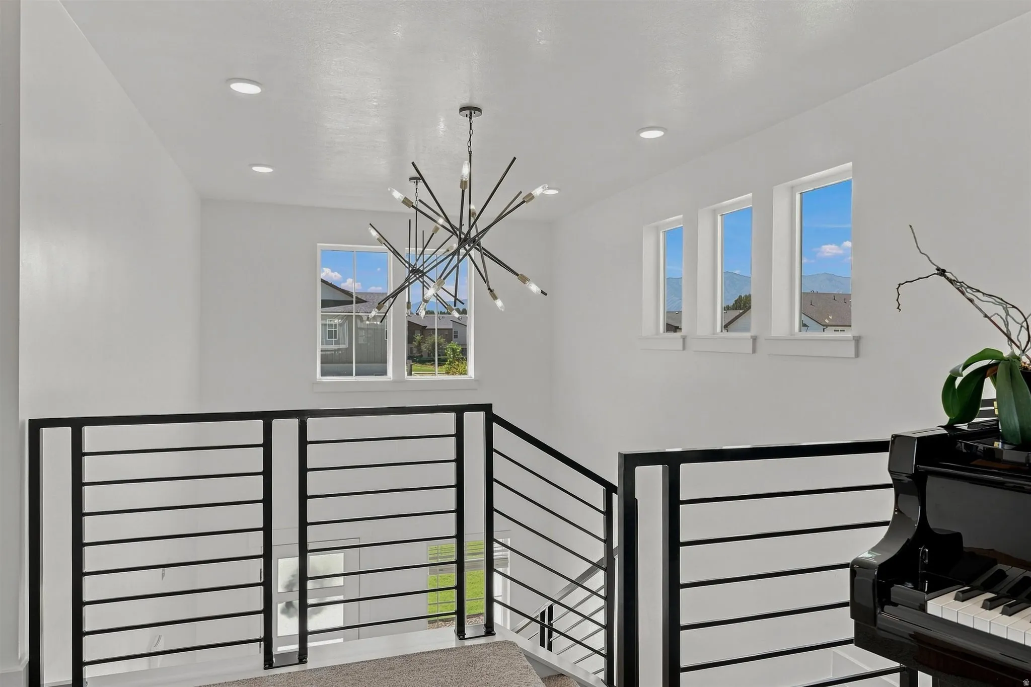 Modern chandelier with multiple light sources