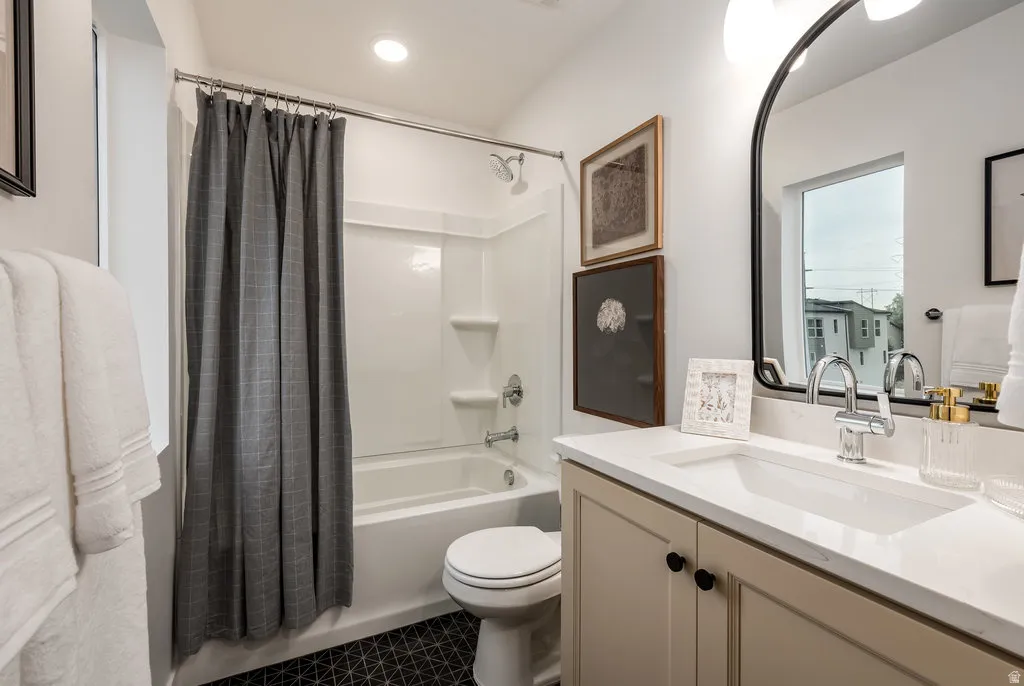 Model Home Photo. Buyer will choose their own finishes.