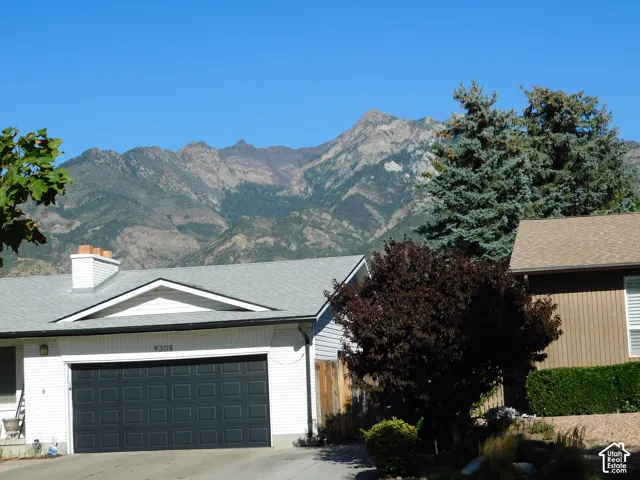 East Mountain Views
