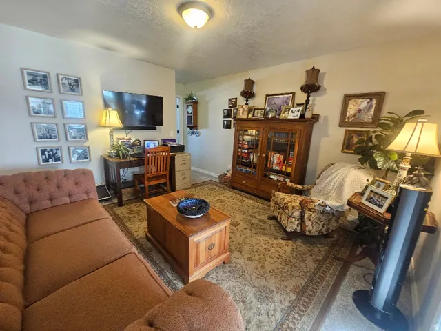 Upstairs family room / Loft
