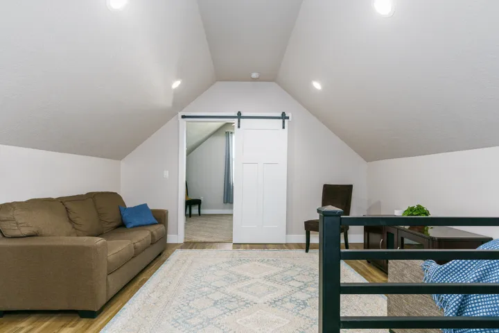 Vaulted ceiling with recessed lighting