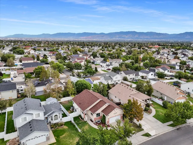 5476 W Ridge Flower Way, Kearns, Utah 84118