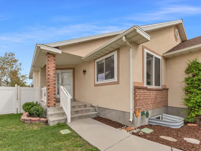 5476 W Ridge Flower Way, Kearns, Utah 84118