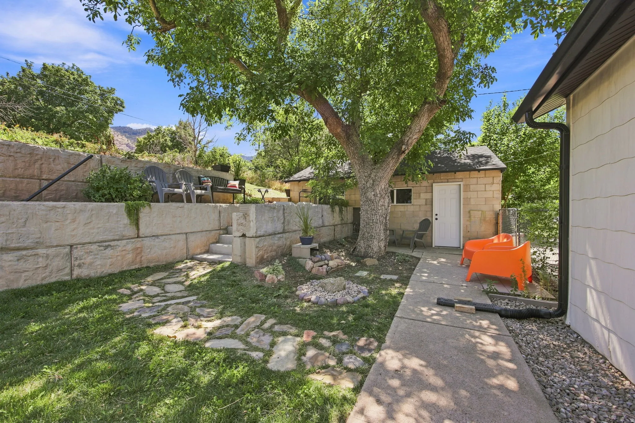 Detached Garage