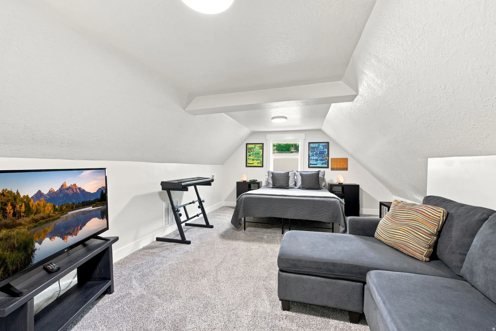 Spacious 3rd Bedroom (Upstairs)