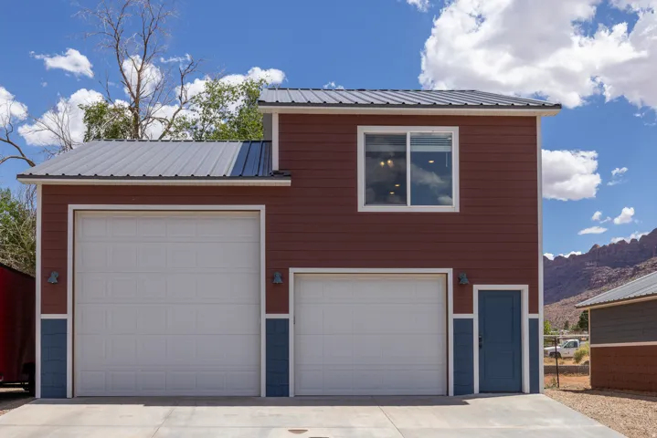 Detached Shop with remote upstairs living area