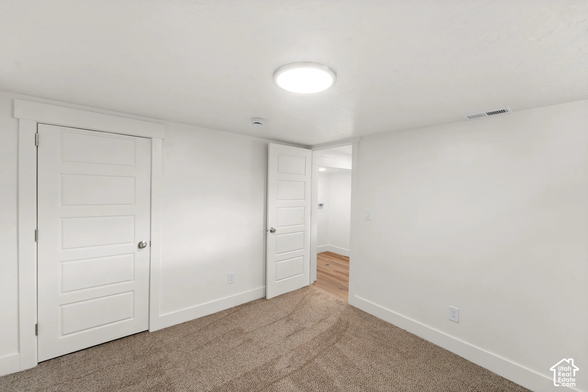 Neutral wall paint and trim