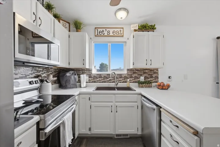 612 E Barbed Wire Dr, Grantsville, Utah 84029