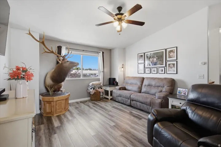 612 E Barbed Wire Dr, Grantsville, Utah 84029
