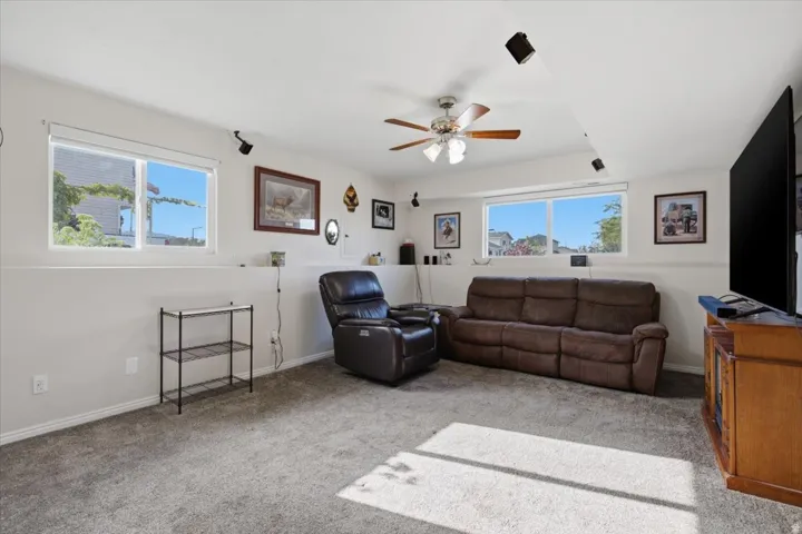 612 E Barbed Wire Dr, Grantsville, Utah 84029