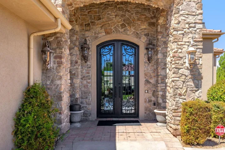 Stone veneer exterior with arched entry
