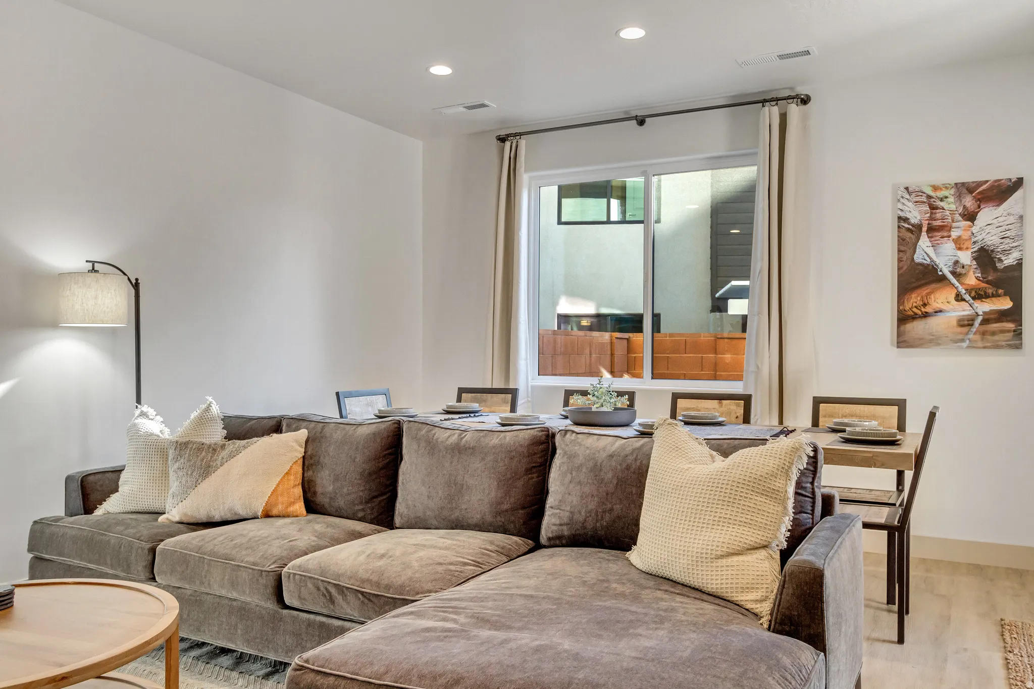 Recessed ceiling lighting
