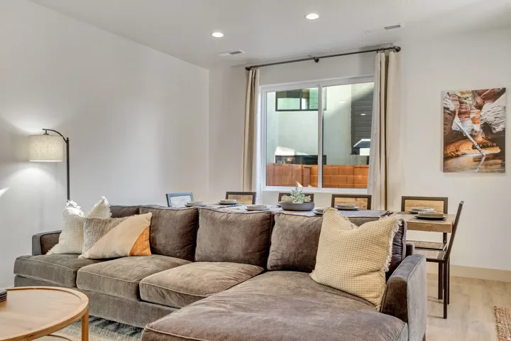 Recessed ceiling lighting