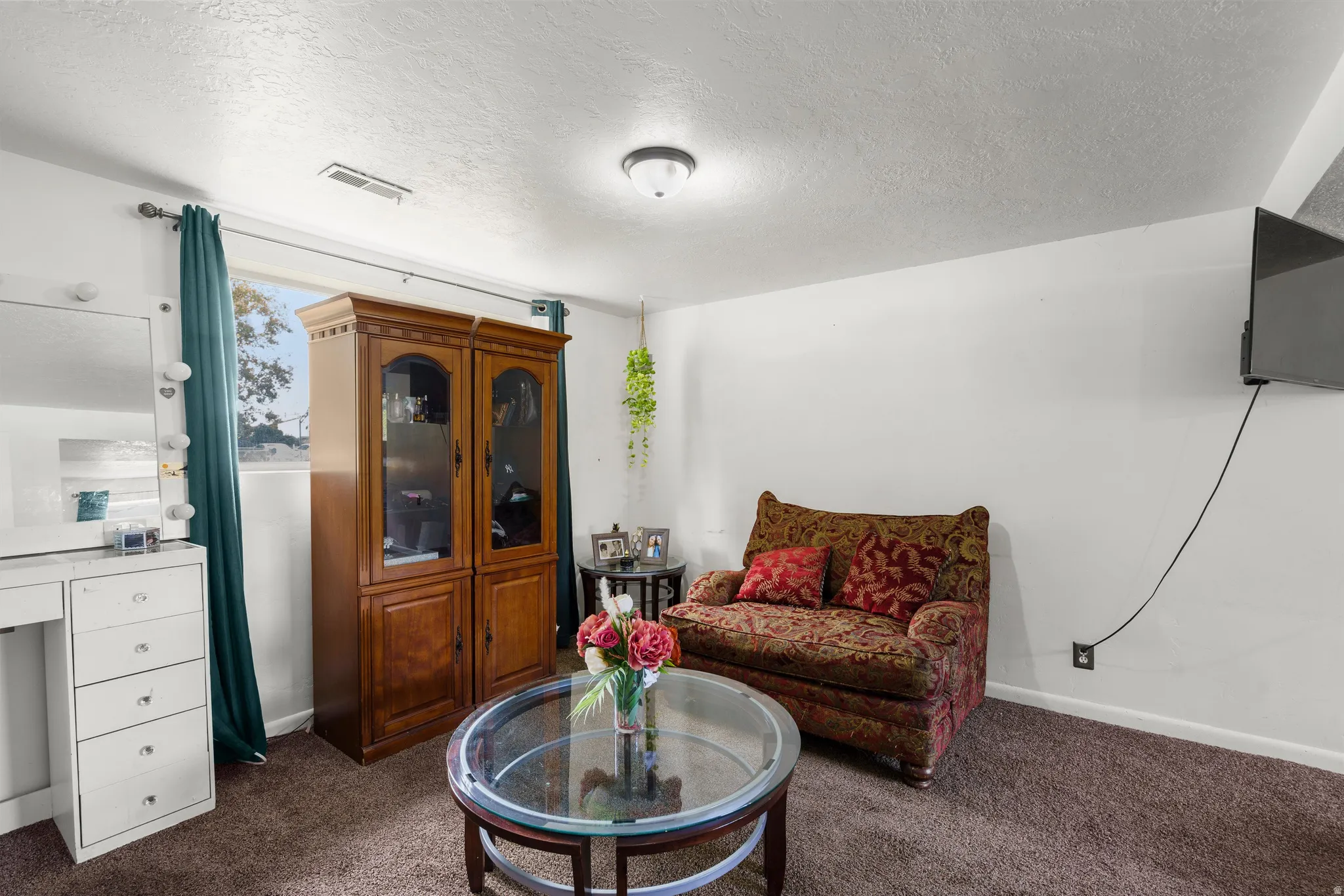 Recessed window with natural light