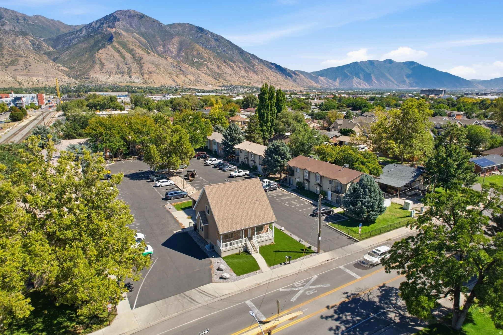 This is a bird's-eye view of the entire property, Mountain views, and a better perspective of location.