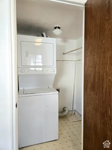 865 E 575 N, Layton, Utah 84041