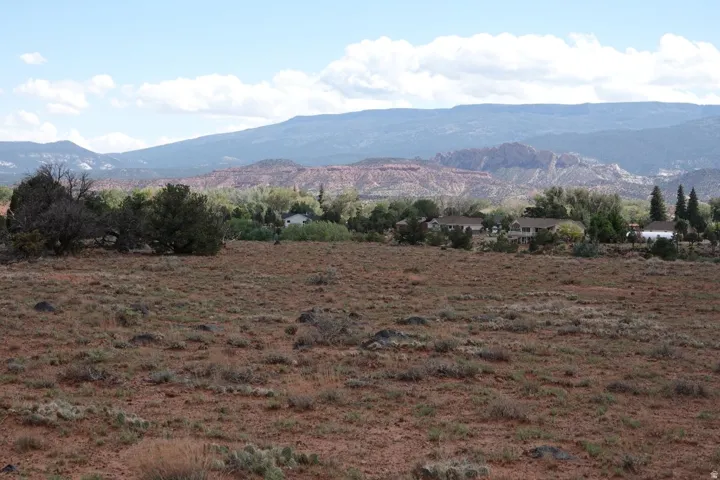 275 E 630 North St, Torrey, Utah 84775