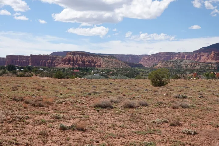 275 E 630 North St, Torrey, Utah 84775