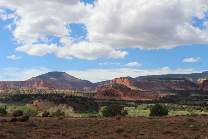 275 E 630 North St, Torrey, Utah 84775