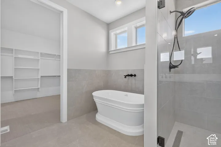 Primary suite