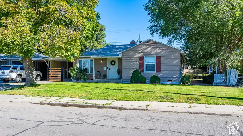 Single story residence minutes away from BYU.