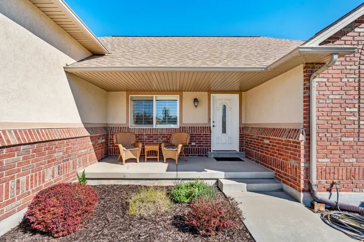 Covered Porch.