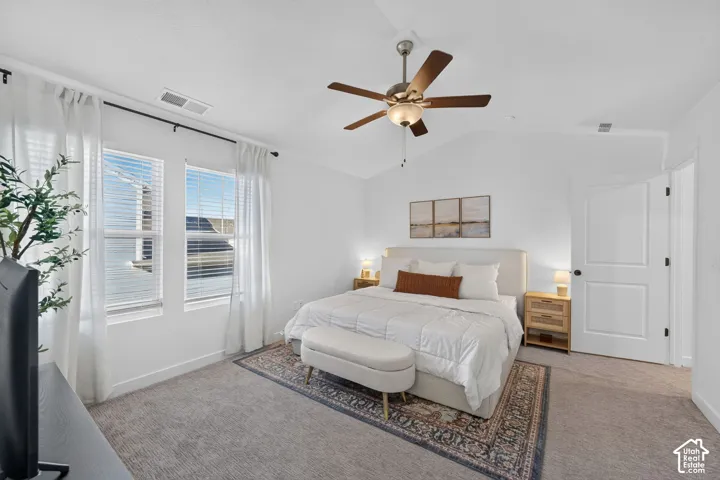 Angled ceiling with a central ceiling fan